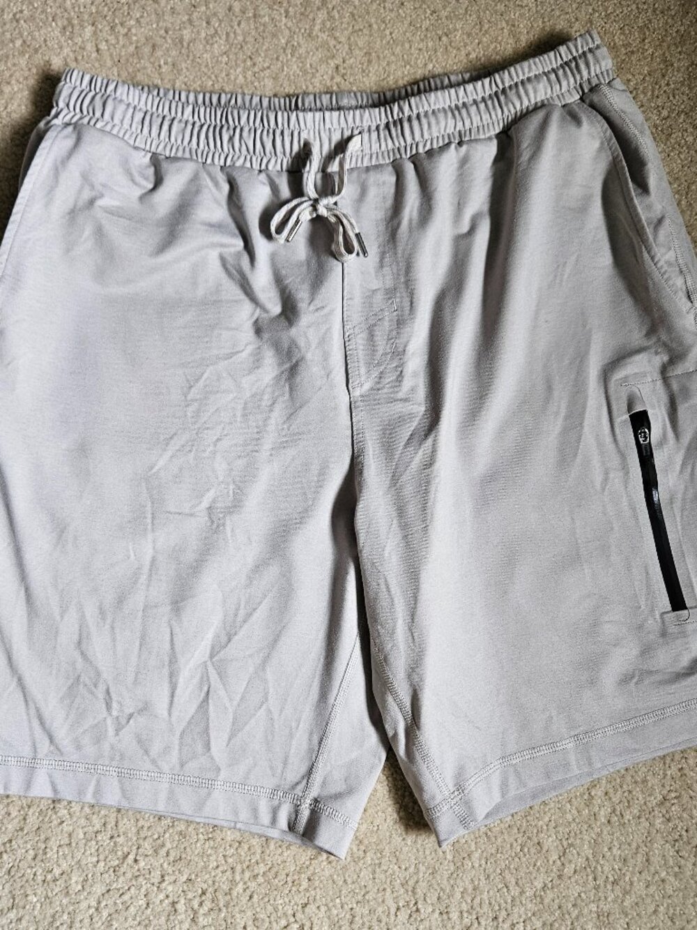 Vuori Sunday Performance Shorts Gray Men's Large L Athletic Workout Athleisure